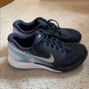 Nike black and white sneakers